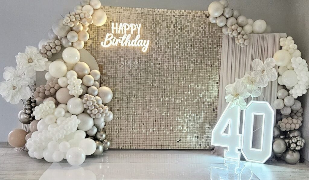Elegancka dekoracja na 40 urodziny z balonami i cyframi LED - AnJa Art of Decor